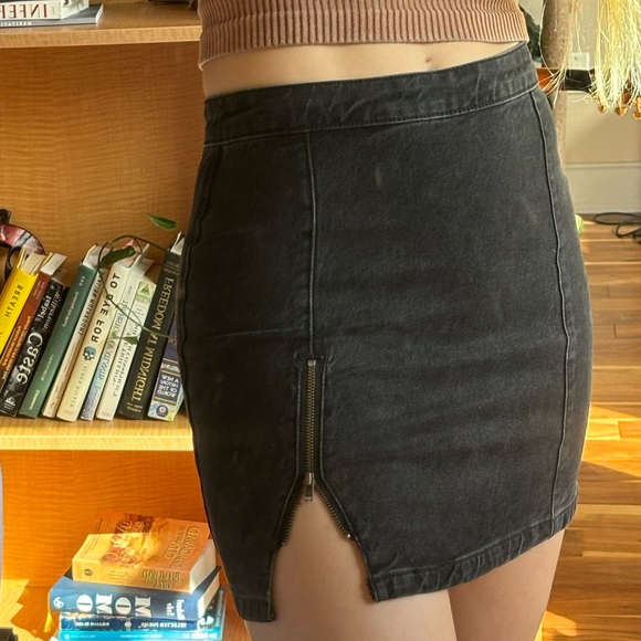 Free People We the Free Black Denim Mini skirt with Zipper - Picture 1 of 5